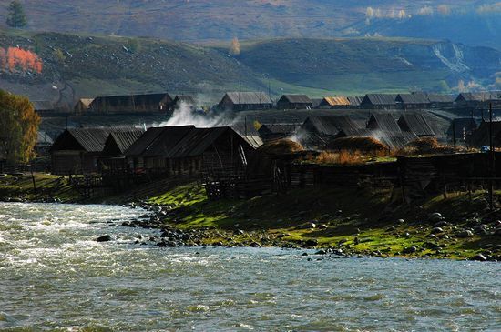 Село Байхаба на китайско-казахстанкой границе в СУАР