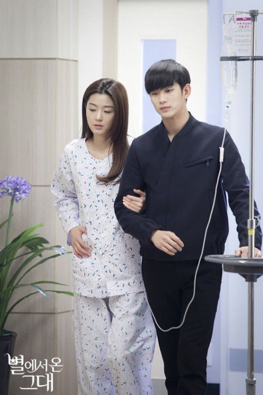 Ким Су Хён (Kim Soo Hyun) во время съёмок телесериала «Человек со звезды»