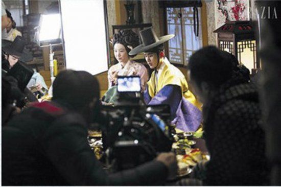 Ким Су Хён (Kim Soo Hyun) во время съёмок телесериала «Человек со звезды»