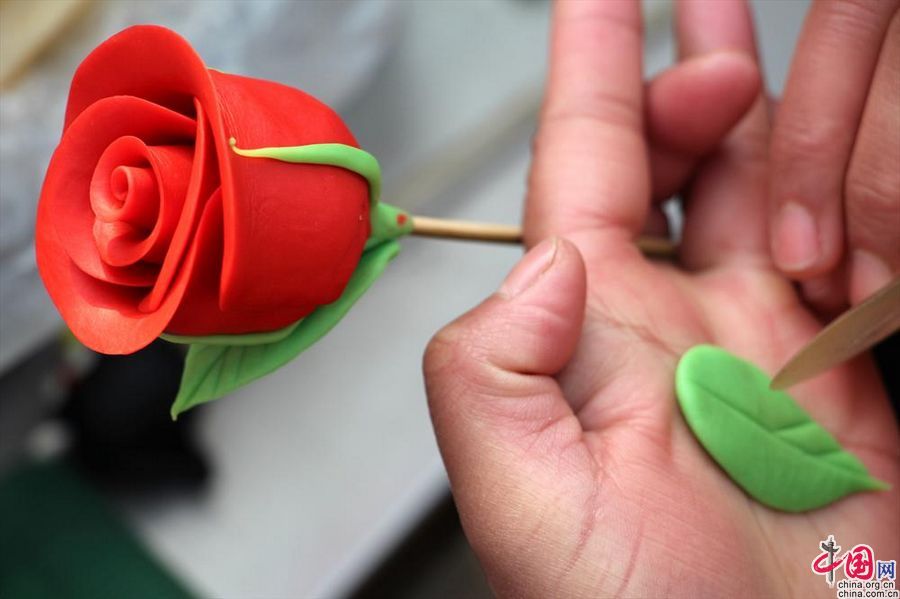 Розы из теста пользуются популярностью в провинции Хэнань