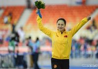 Китаянка Чжан Хун выиграла золотую медаль на олимпийских соревнованиях по скоростному бегу на коньках на 1000 метров среди женщин. 