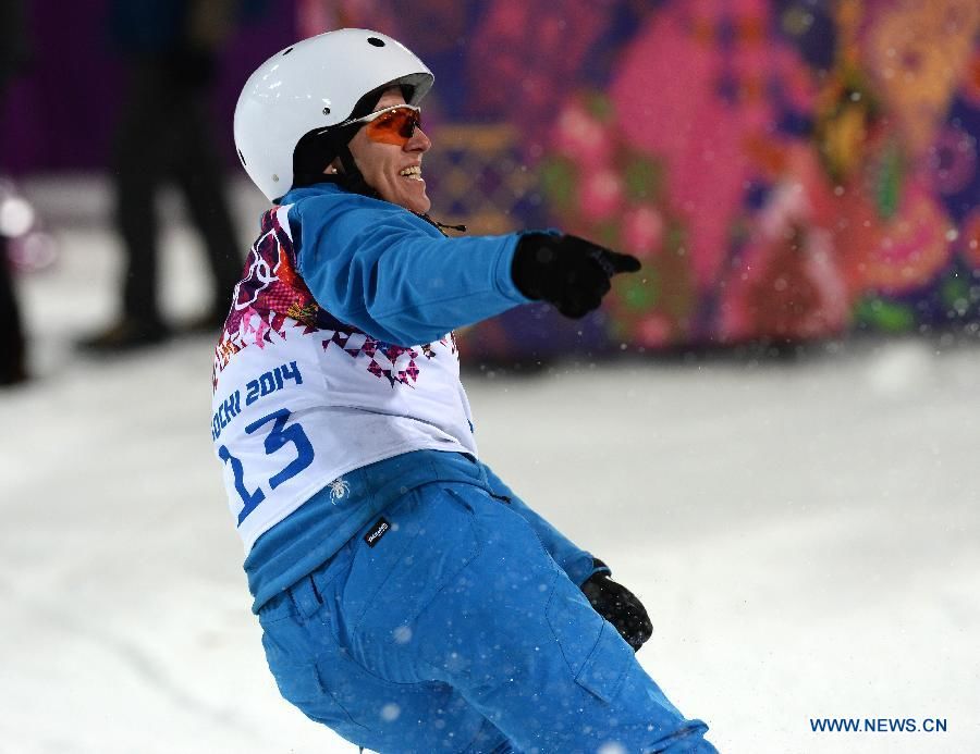 Алла Цупер из Беларуси завоевала олимпийское золото на соревнованиях по фристайлу среди женщин