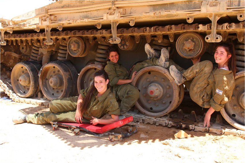 Красивые женщины-военнослужащие Израиля