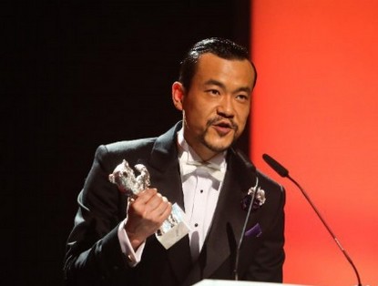 Китайский актер Ляо Фань получил приз за лучшую мужскую роль, фильм 'Массаж' получил приз за вклад в искусство на 64-м Берлинском международном кинофестивале