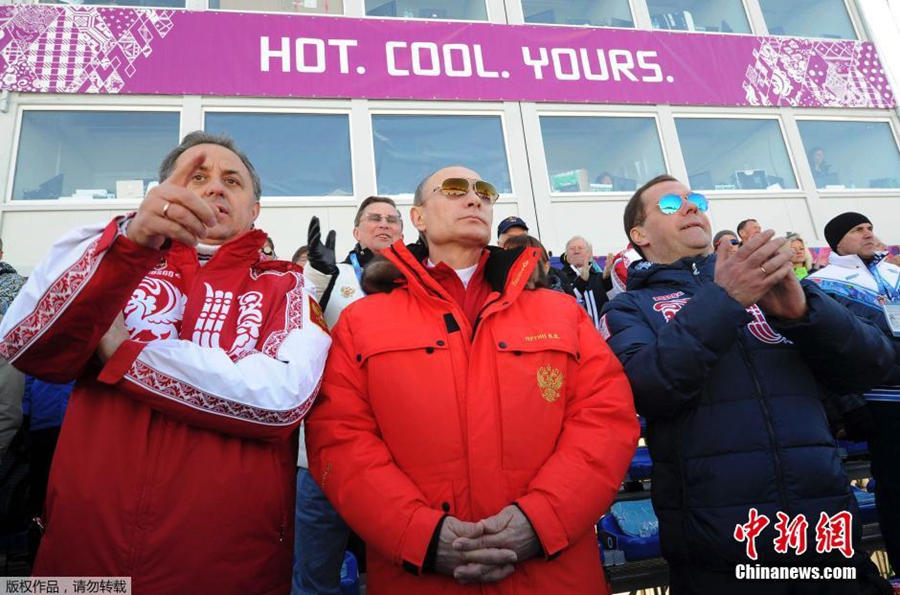 Президент и премьер-министр России совместно смотрели финальное состязание лыжных гонок