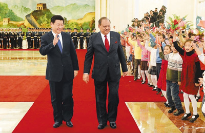 Си Цзиньпин провел переговоры с президентом Пакистана М.Хуссейном