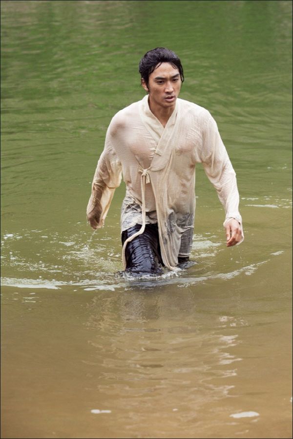 Сексуальные фигуры корейских мужчин-звезд