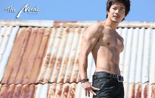 Сексуальные фигуры корейских мужчин-звезд