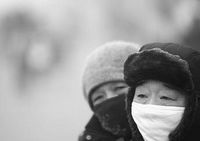 Пекинский смог загнал людей в квартиры и музеи