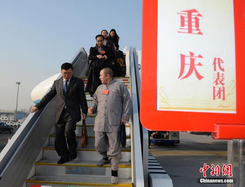 Депутаты ВСНП прибывают в Пекин