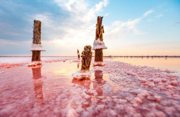 Завораживающее соленое озеро в Крыму Украины