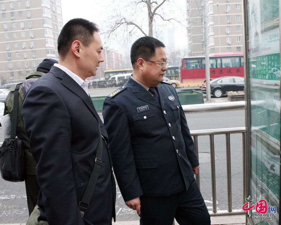 Депутат ВСНП из Пекина добирался до места расположения своей делегации на общественном транспорте 