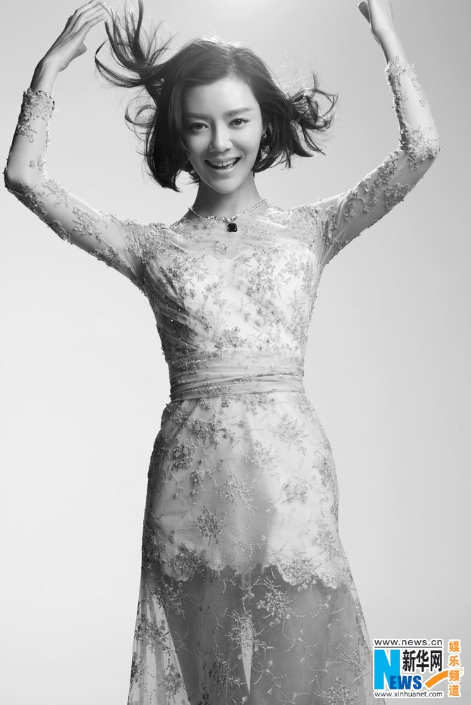 Черно-белые фотографии красавицы Чэ Сяо
