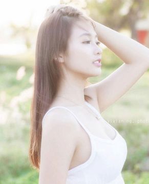 Красивая 17-летная вьетнамская девушка 