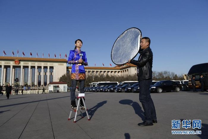 两会图片特刊：“今天是你们的节日” Сегодня – Ваш праздник!