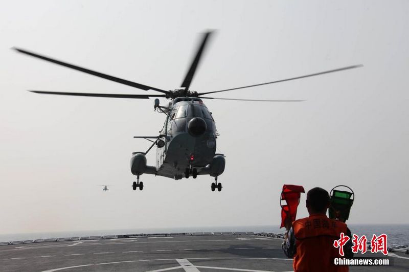 На поиски пропавшего самолета малайзийской авиакомпании направлены еще 2 китайских военных корабля