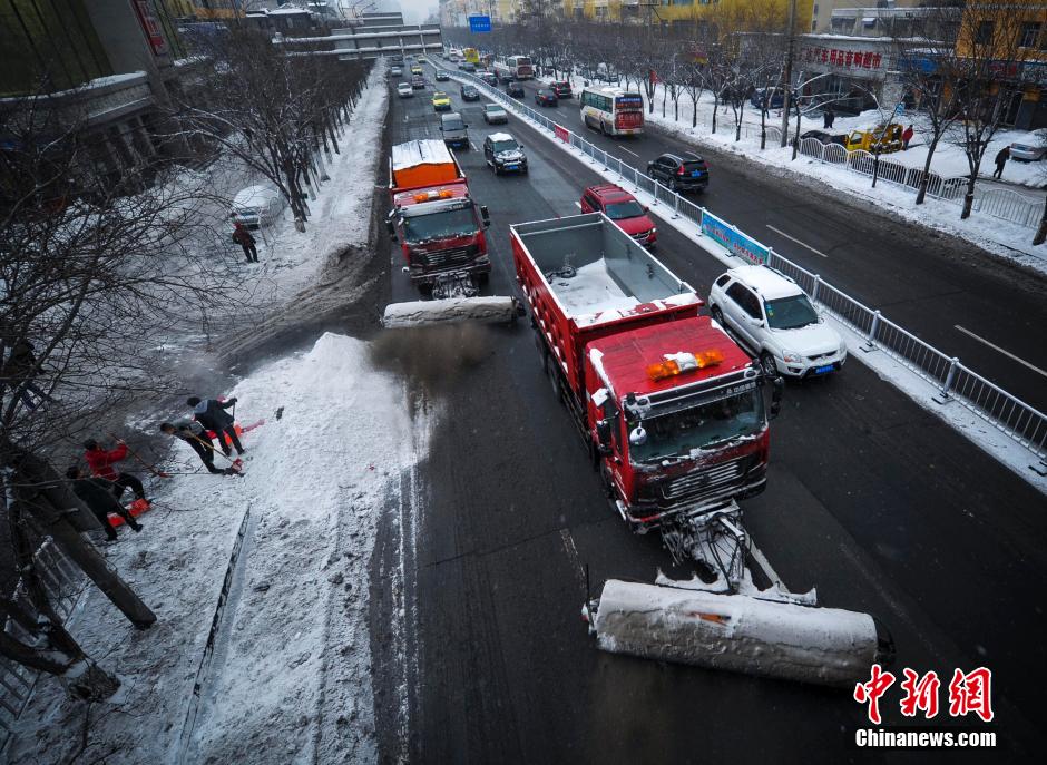 Фото: Сильный снег в Урумчи 