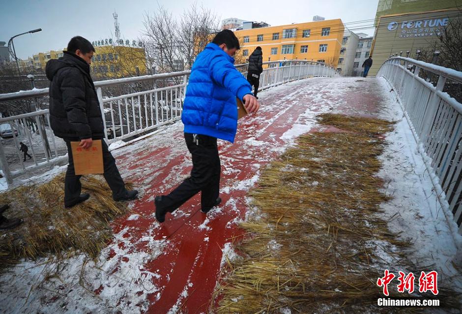 Фото: Сильный снег в Урумчи 