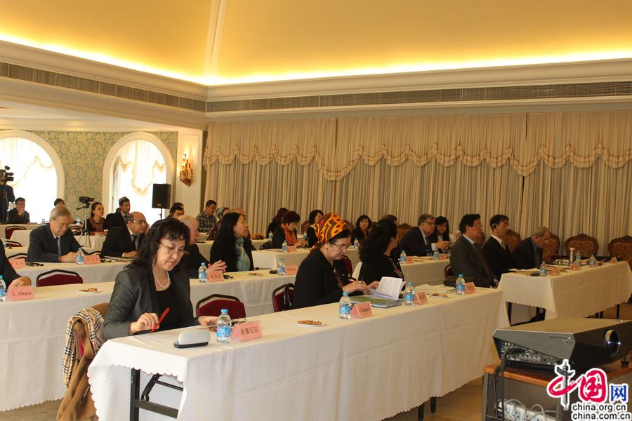 В Пекине состоялся круглый стол, посвященный 290-летнему юбилею туркменского поэта Махтумкули Фраги 