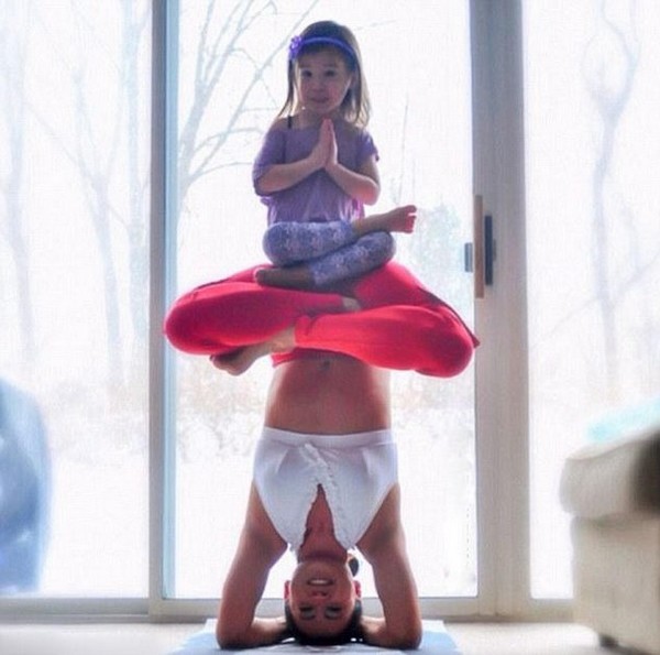 Любители йоги из США: мать и дочь получили огромную популярность в сети