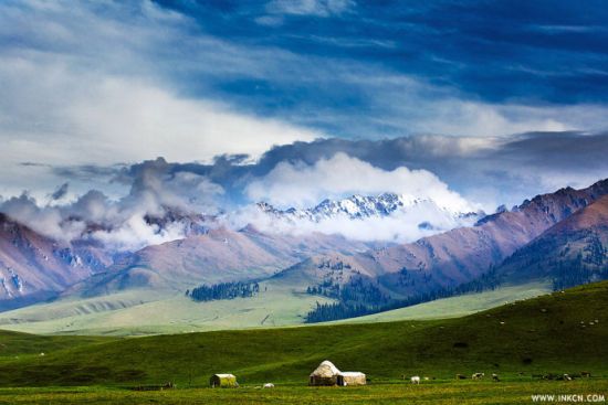 Красивые пейзажи Или-Казахского автономного округа СУАР
