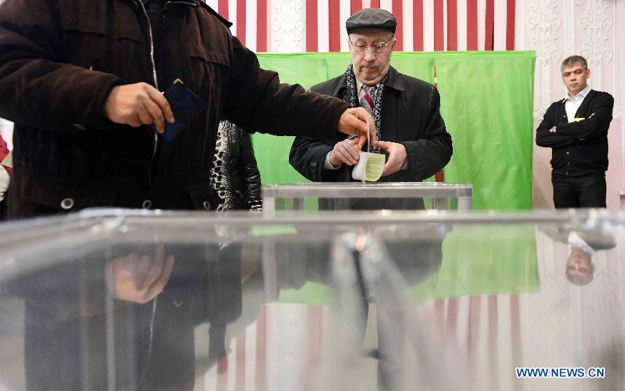 В Крыму началось голосование на референдуме о статусе полуострова