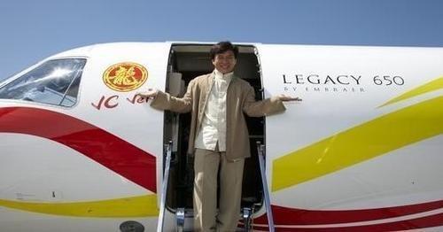 Опубликованы фотографии личного самолета кинозвезды Джеки Чана