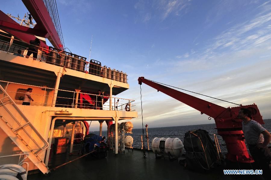 Китайский ледокол 'Сюелун' готов приступить к поискам пропавшего самолета MH370
