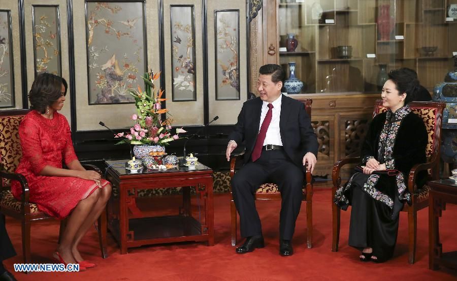 Председатель КНР Си Цзиньпин с супругой Пэн Лиюань встретился с супругой президента США М.Обамой