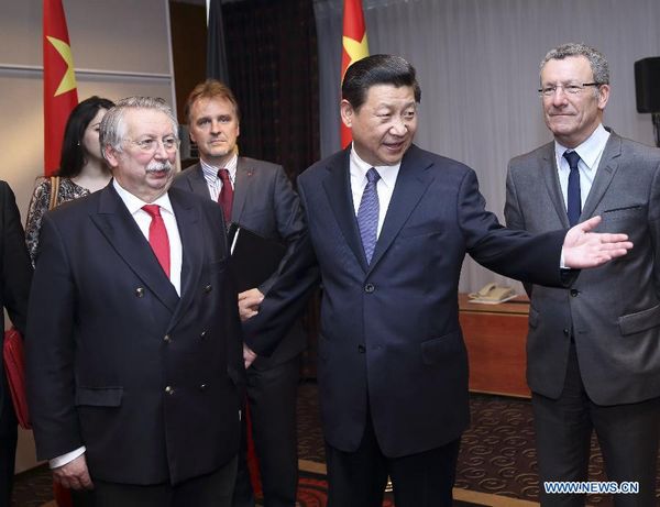 Си Цзиньпин встретился с преседателем палаты представителей парламента Бельгии А.Флао