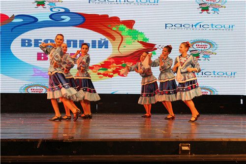 Китайско-российский молодежный фестиваль искусств 2014 открылся в Яньцзи