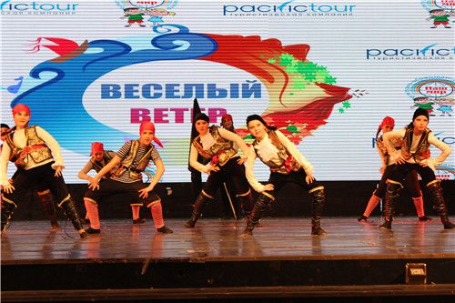 Китайско-российский молодежный фестиваль искусств 2014 открылся в Яньцзи