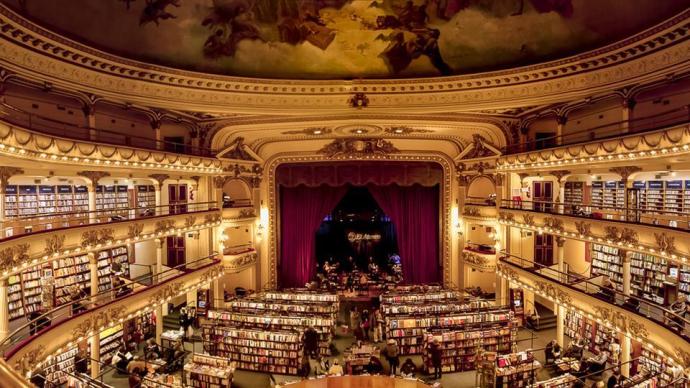 10 самых красивых книжных магазинов по версии «BBC»