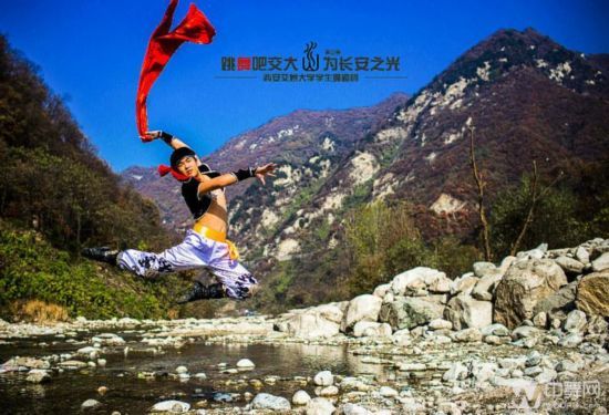 «Давайте танцевать»: изящный стиль провинции Шэньси