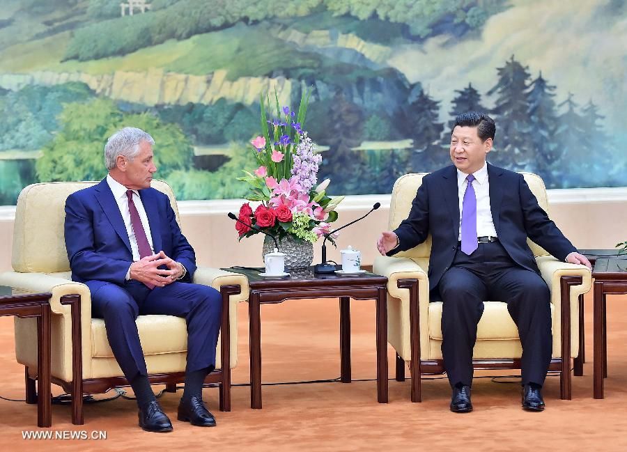 Си Цзиньпин встретился с министром обороны США Ч. Хейгелом