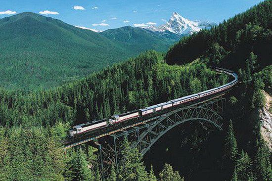 Топ-10 самых красивых железных дорог в мире