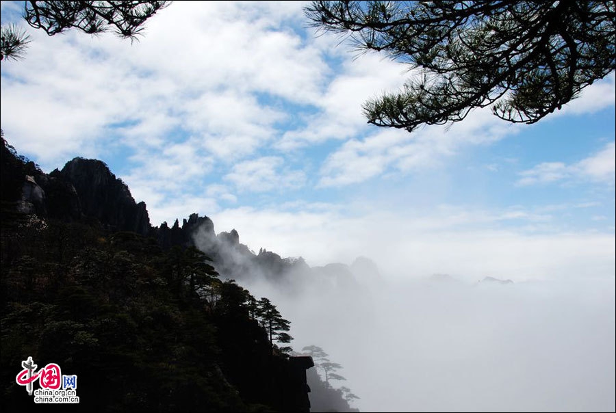 Весенняя пейзажная живопись - море облаков в горах Хуаншань