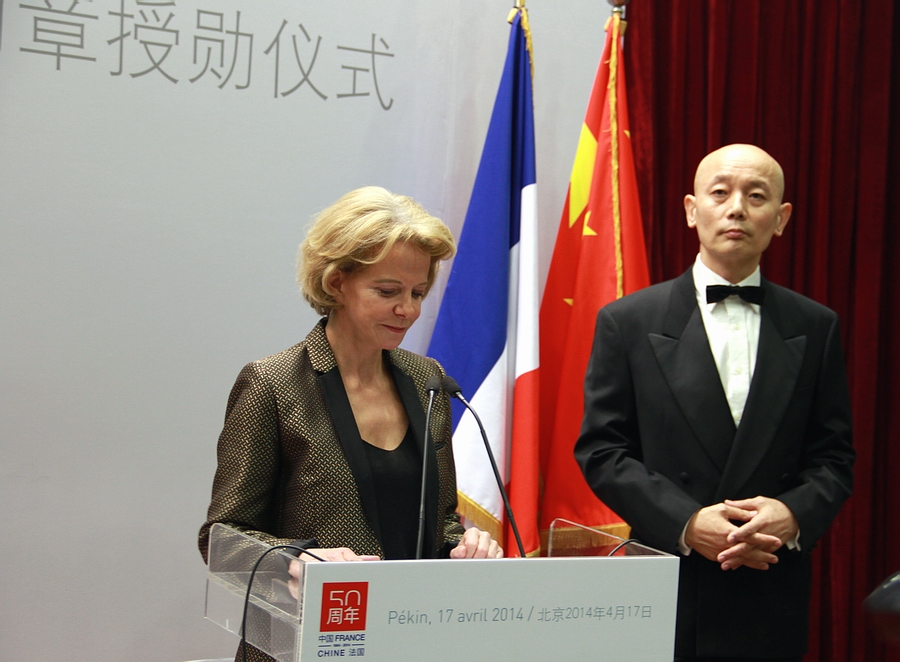 Китайская кинозвезда Гэ Ю был удостоен Французского Ордена искусства и литературы