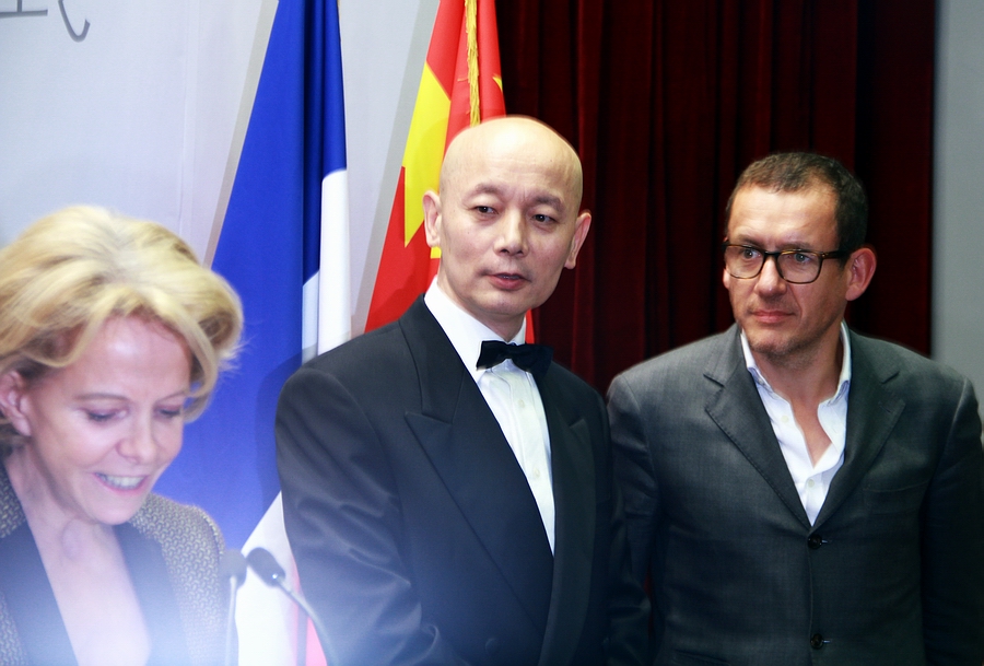 Китайская кинозвезда Гэ Ю был удостоен Французского Ордена искусства и литературы