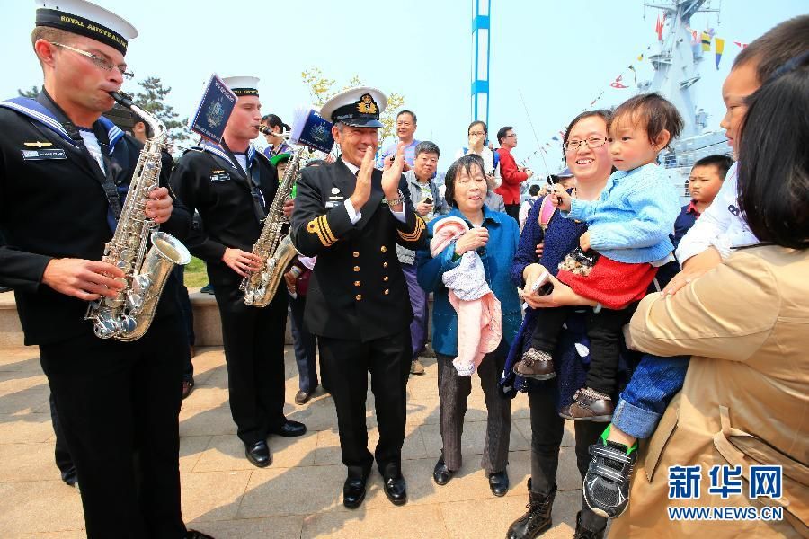 Китайские и иностранные военные корабли, принимающие участие в совместных учениях «Морское сотрудничество-2014», открылись для публики 