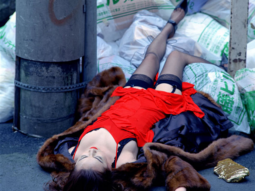 «Красивая смерть» в объективе японского фотографа Izima Kaoru