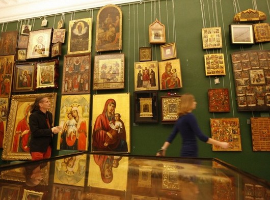 Выставка продуктов роскоши Виктора Януковича и Виктора Пшонки в Киеве