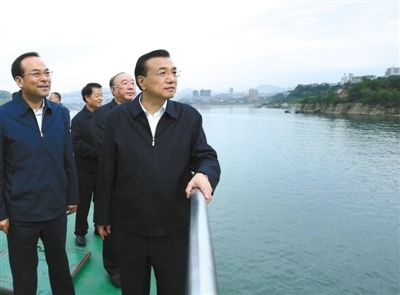 Китайский премьер Ли Кэцян подчеркнул важность строительства водного транспортного пути на реке Янцзы