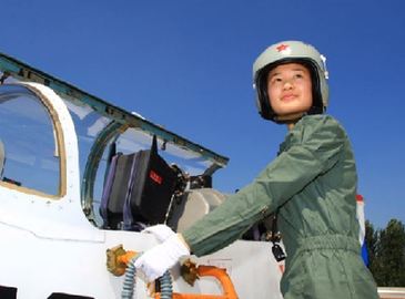Красивые женщины-пилоты китайских истребителей