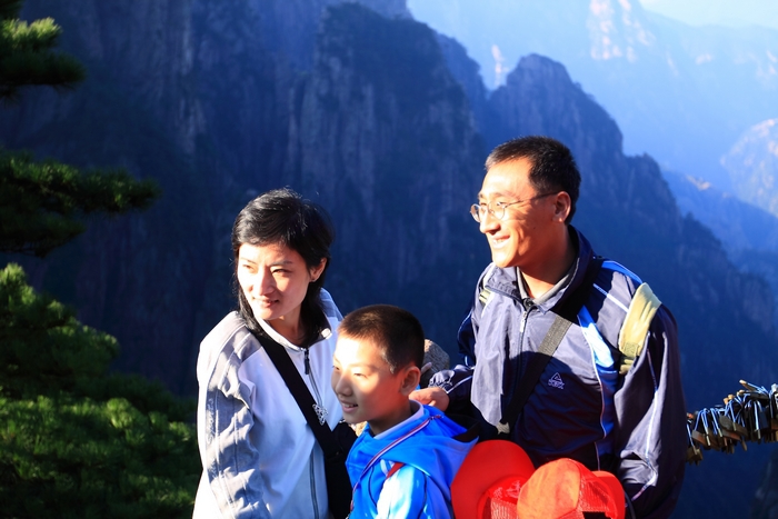 Семейная экскурсия по горам Хуаншань