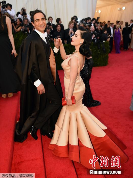 Роскошные наряды звезд на MET BALL 2014