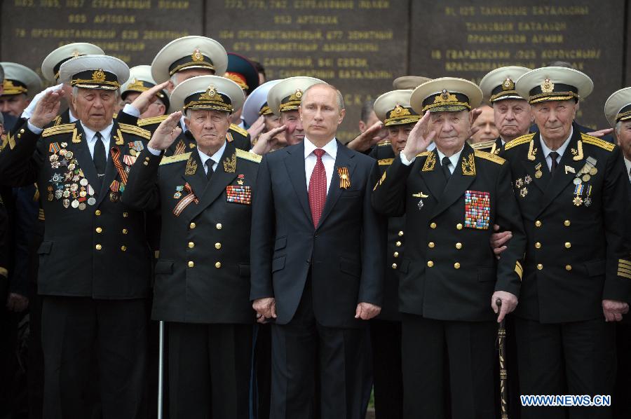 В. Путин побывал в Севастополе для участия в торжественных мероприятиях, посвященных Дню Победы
