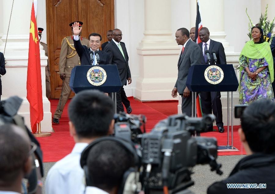 Премьер Госсовета КНР Ли Кэцян и президент Кении Ухуру Кенията встретились с журналистами