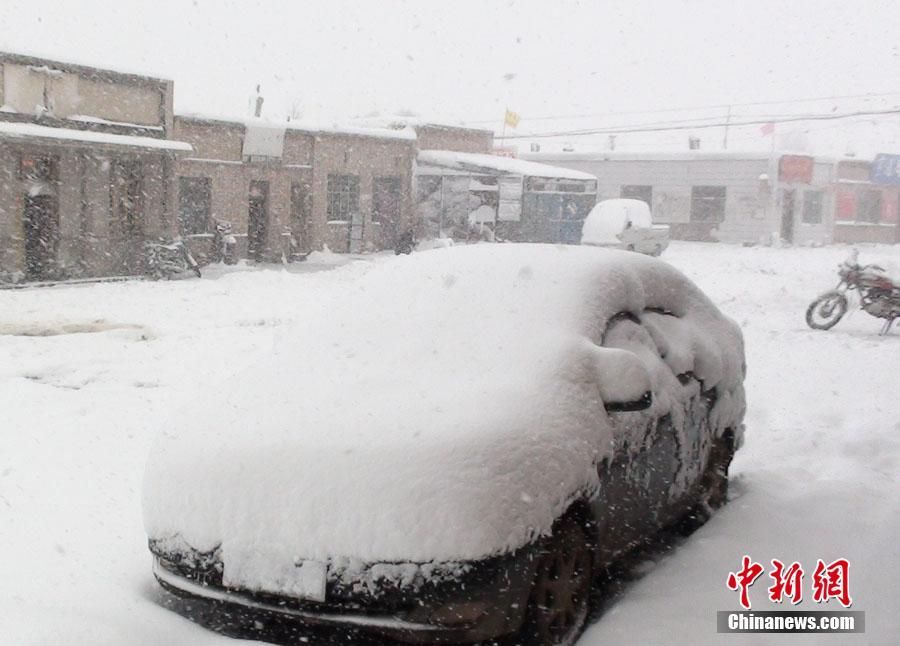 В Ганьсу выпал первый снег после наступления летнего сезона