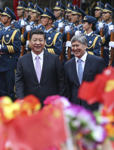 Председатель КНР Си Цзиньпин провел переговоры с президентом Кыргызстана А. Атамбаевым